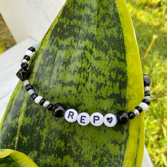 Taylor Swift Reputation Handmade Bracelet - Picture 3 of 5